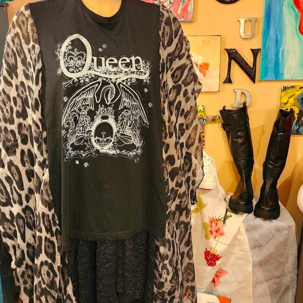Queen Upcycled Art Tee